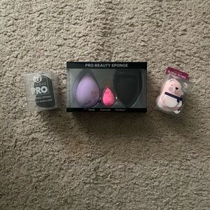 Pro Beauty Sponge Set with Pink and Black Sponges